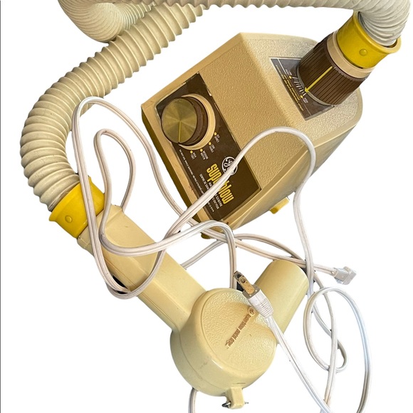 Vintage 1970s GE Superblow Pistol blow dryer with multiple settings. 💗 - Picture 4 of 10